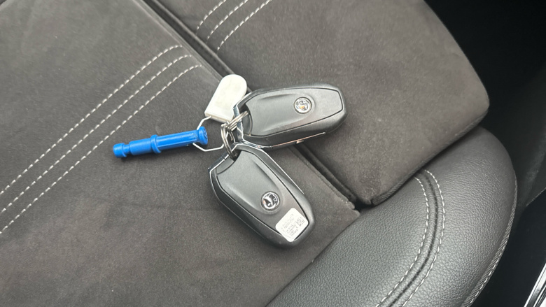 Vauxhall Crossland 1.5 Turbo D Ultimate 5dr Diesel Hatchback